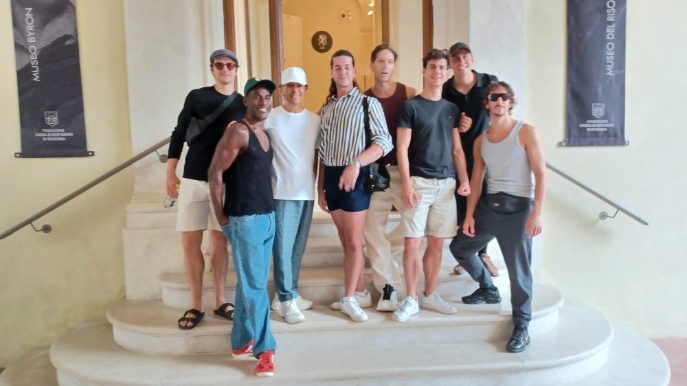 Gli artisti della ‘Etoile pour homme’ in visita ai Musei Byron e del Risorgimento