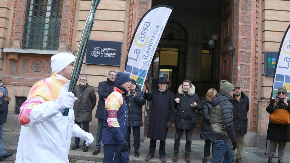 La Fiamma Olimpica raggiunge la sede della Fondazione Cassa di Risparmio di Ravenna