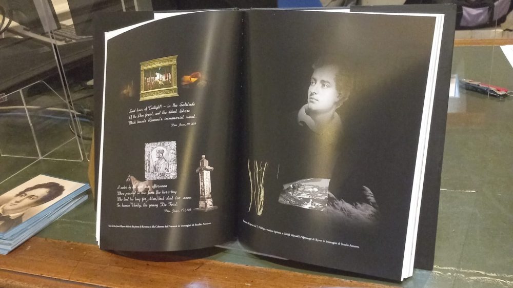 Lord Byron torna in Inghilterra oltre duecento anni dopo l’esilio: libri e cartoline all’Istituto Italiano di Cultura a Londra