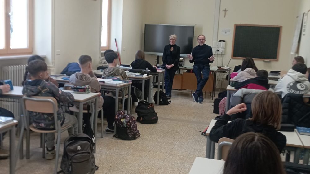 Riccardo Nencini e Monica Frasca all’IC Europa di Faenza: grande successo per il progetto ‘Scrittori e Scrittrici in classe’