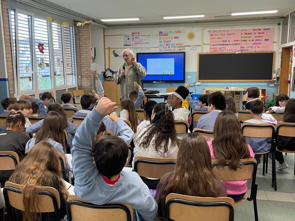 Sergio Ruzzier inaugura il progetto ‘Scrittori in Classe’ promosso dalla Fondazione Cassa di Risparmio di Ravenna