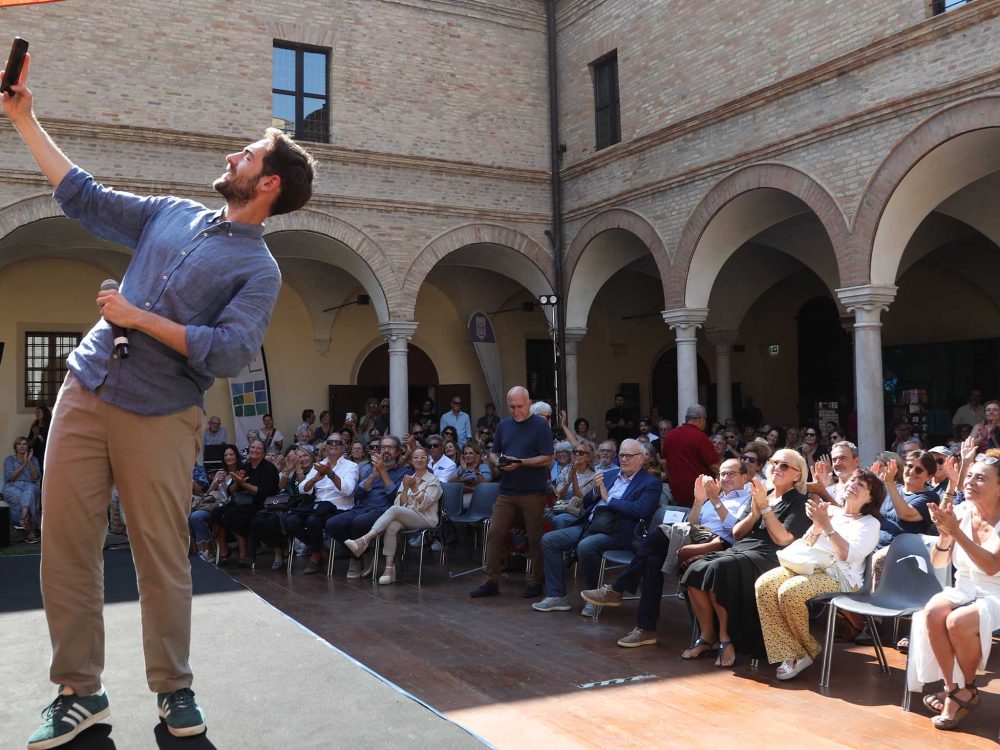 Ospiti, sorprese, grande pubblico: il successo di Prospettiva Dante 2025